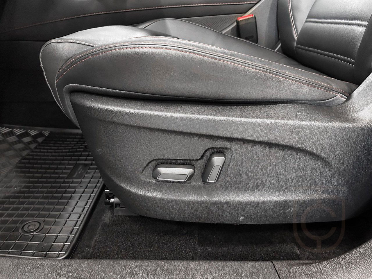Maxus Euniq 6