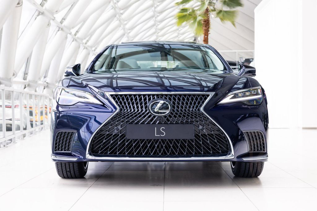 Lexus LS 500 500h AWD President Line | Ottoman seat |