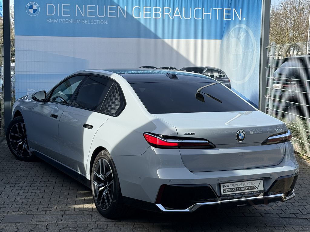 BMW 740d xDrive M Sport AHK StHzg P.SKY Autobahnas.
