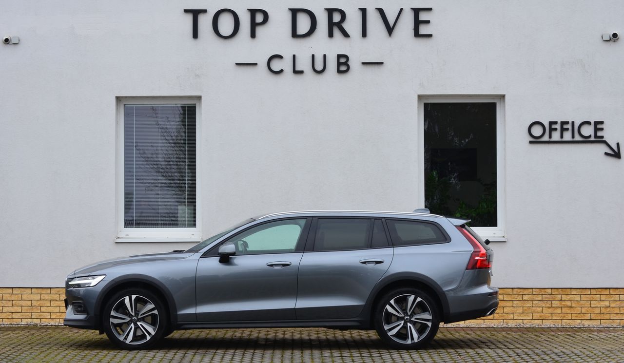 Volvo V60 CC B4 AWD Momentum