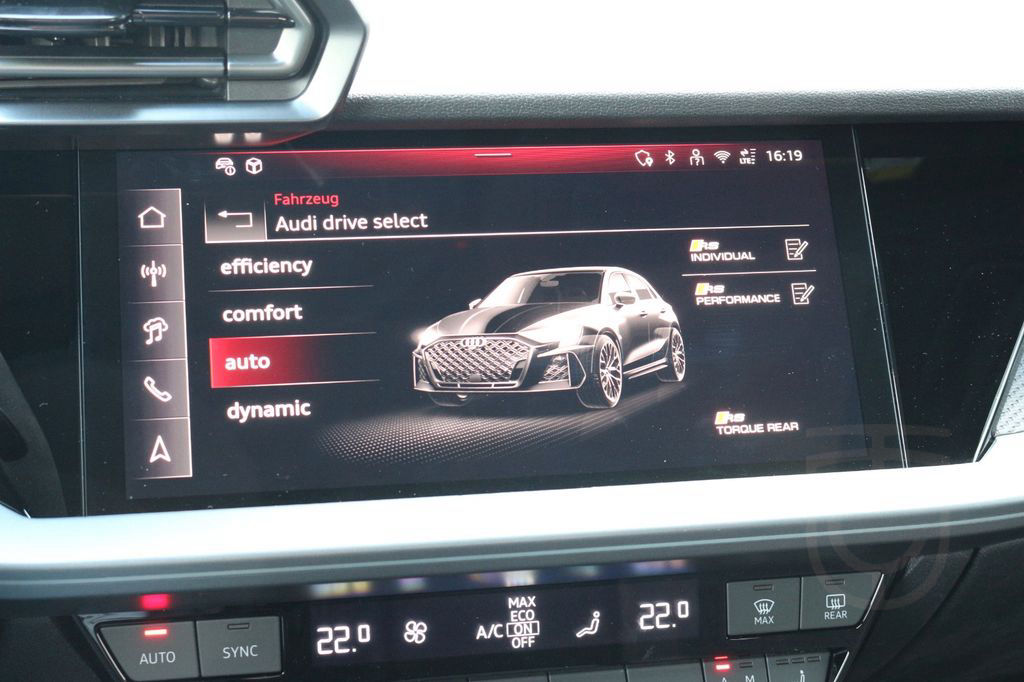 Audi RS3 Sportback/Pano/Matrix/Sportabg/Sonos/Schale