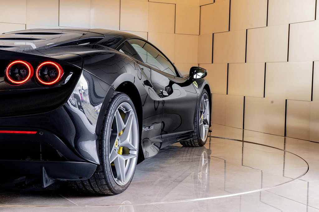 Ferrari F8 Tributo / Svensksåld / Kolfiberstolar / OBS SPEC! /