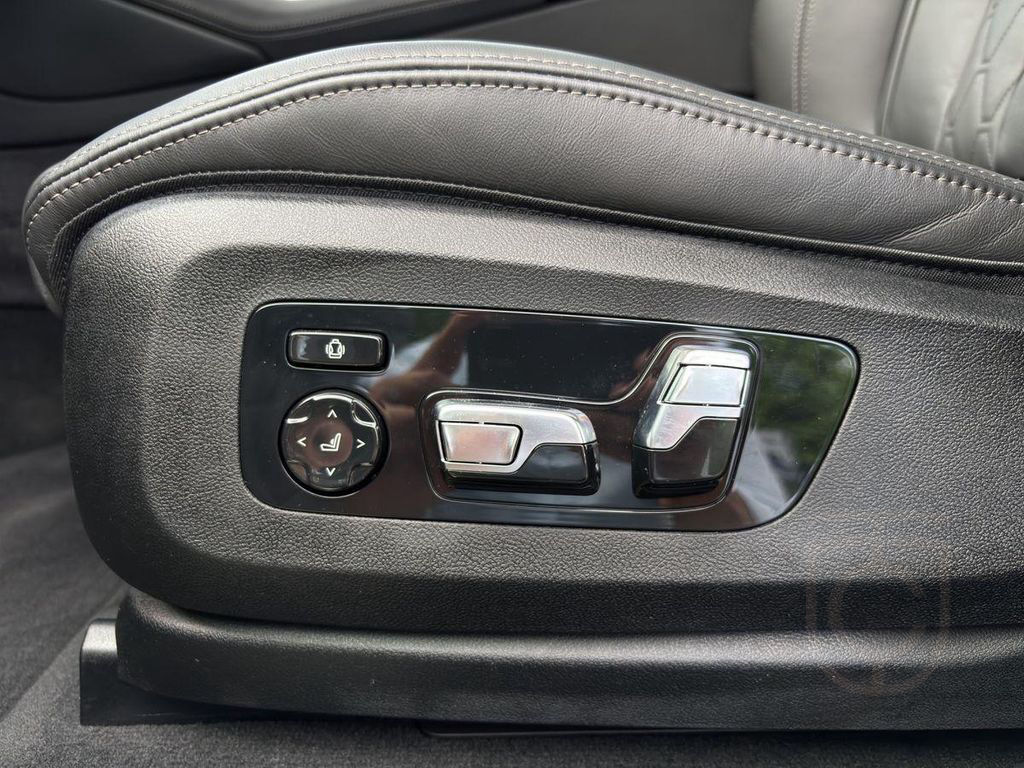 BMW X6 xDrive40d | M-SPORT | AHK | Harman | PANO |