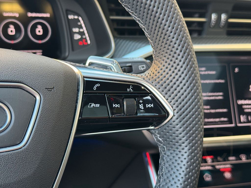 Audi RS6 Avant 4.0 TFSI*QUATTRO*PANO*HEADUP*CARBON*