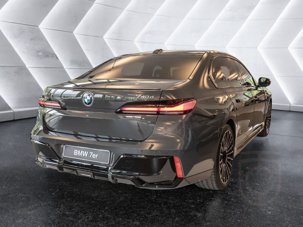 BMW 740d xDrive M-Sport ACC SITZBELÜFTUNG PANO 360°
