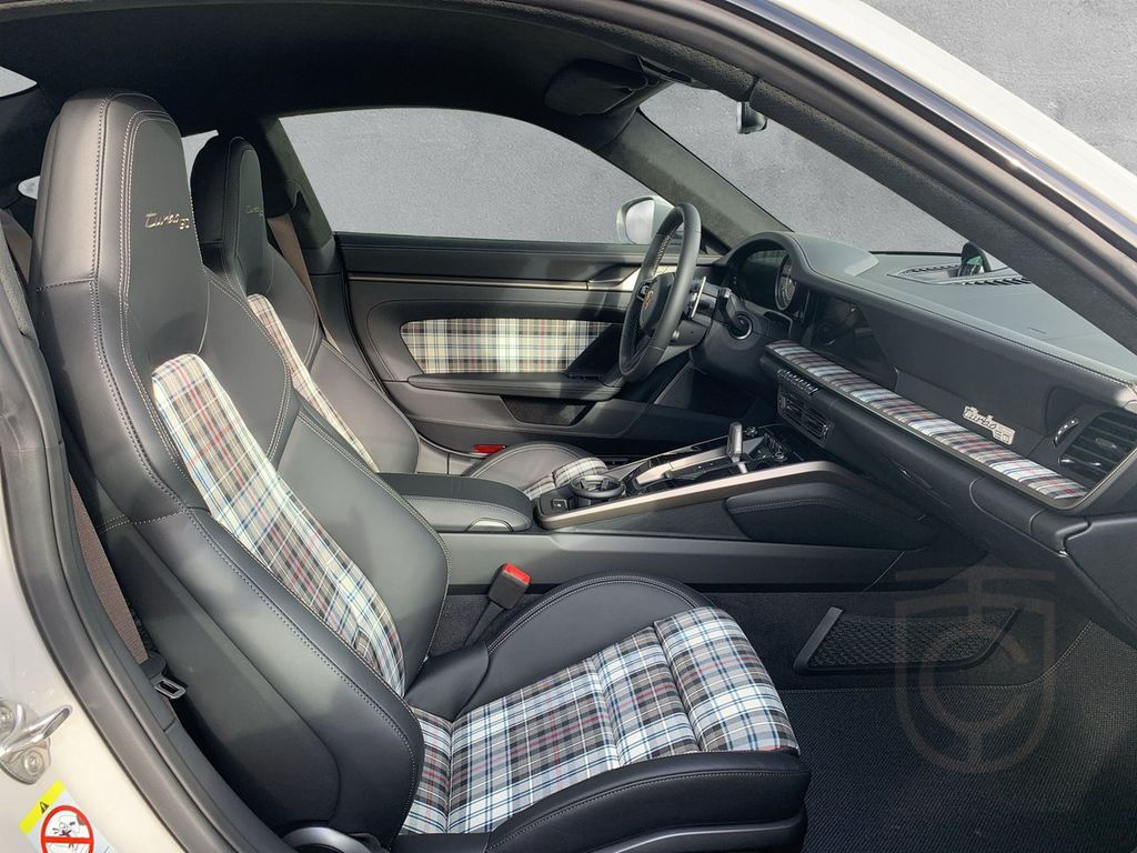 Porsche 992 TURBO 50 JAHRE HERITAGE DESIGN PAKET