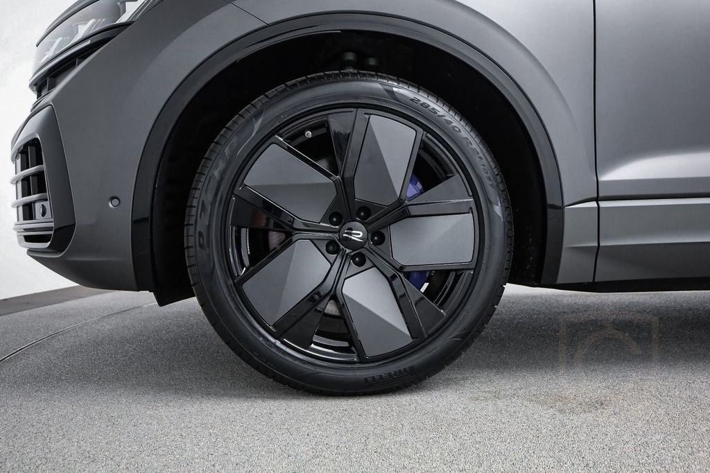 Volkswagen Touareg R 3.0 V6 eHybrid 4M MATT*PANO*DYNAUDIO*M