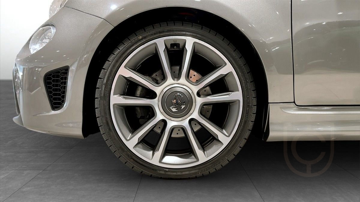 Abarth 595 C 1.4 T-JET 16V MTA,
