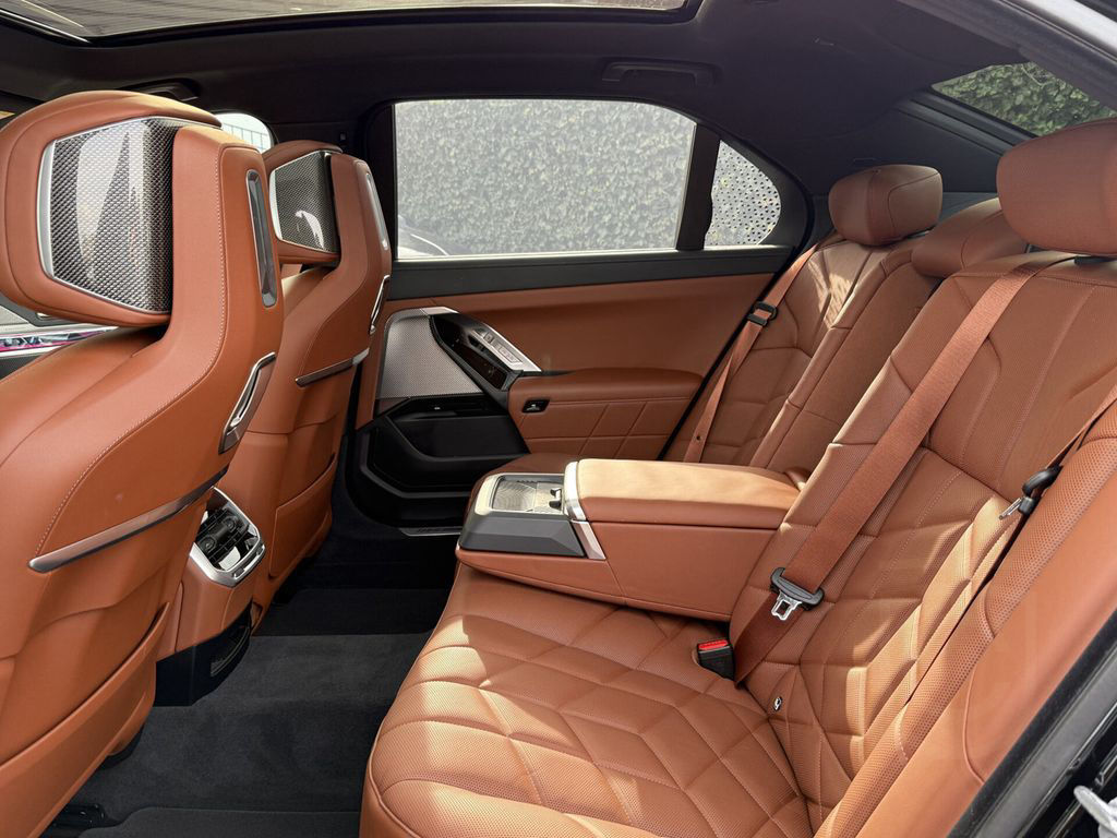 BMW i7 xDrive60 | M-Sport Pro | Panorama Sky Lounge