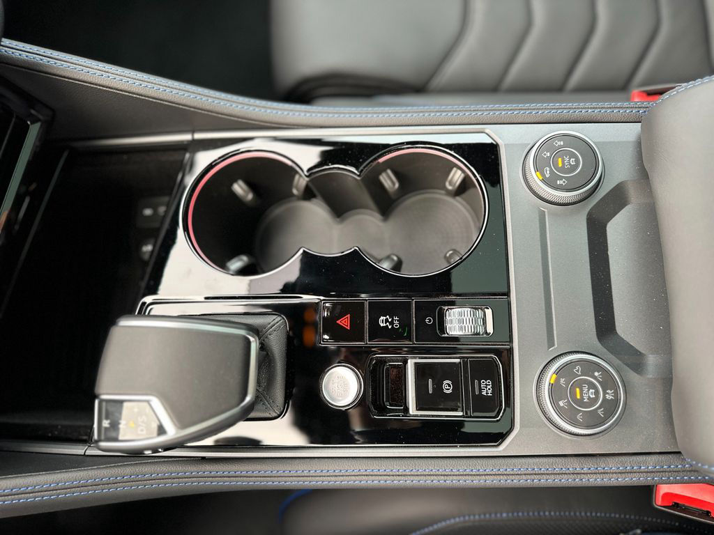 Volkswagen Touareg R eHYBRID+AHK+PANO+DYNAUDIO+SOFTCLOSE