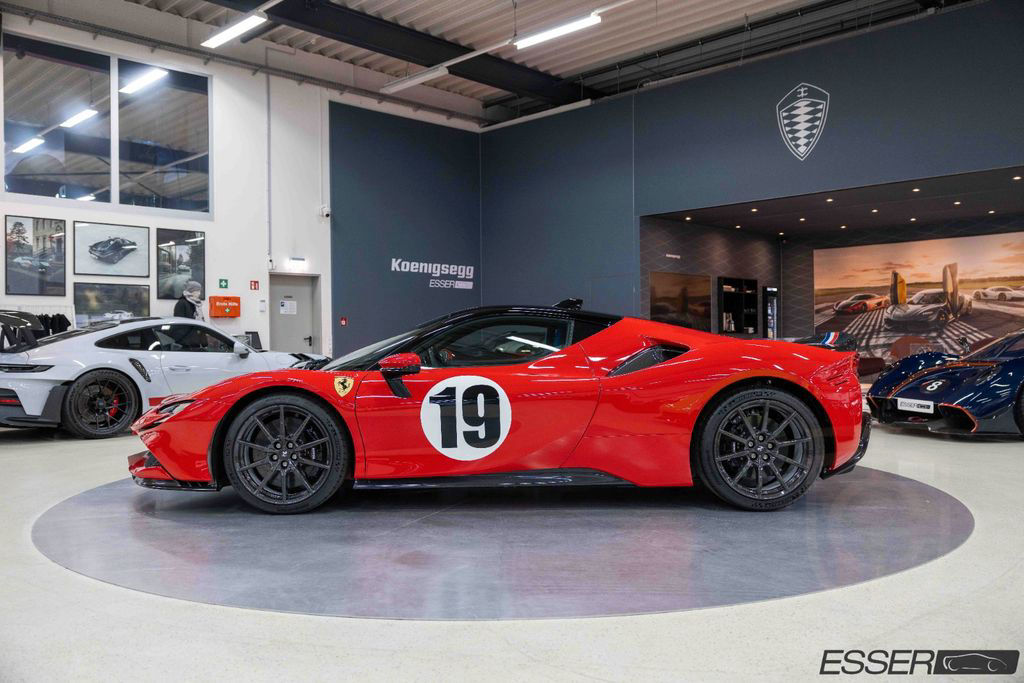 Ferrari SF90 Stradale | Hommage to 250 GTO Le Mans