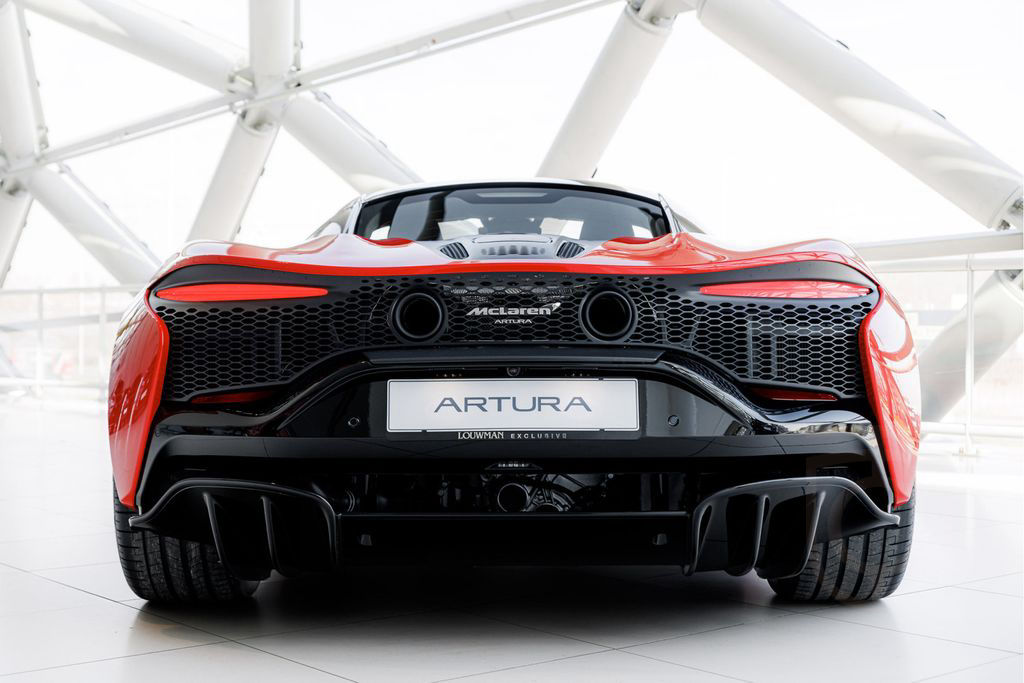 McLaren Artura 3.0 V6 Plug-in | Performance | Black Pack