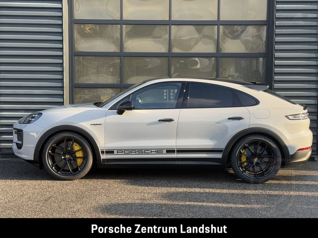 Porsche Cayenne Turbo E-Hybrid Coupe mit GT-Paket | PDCC