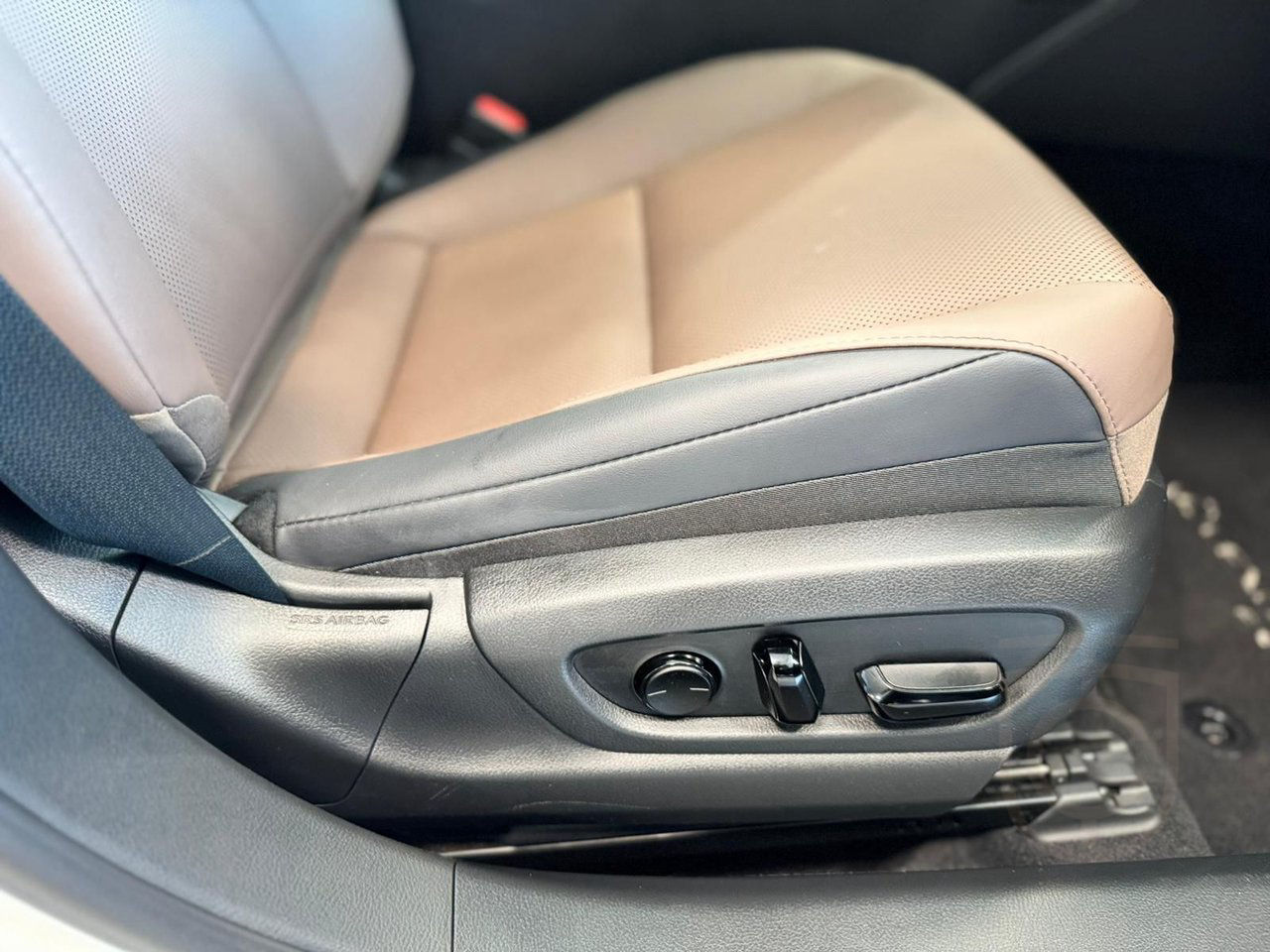 Lexus ES 300h 2.5 E-CVT Limited Edition