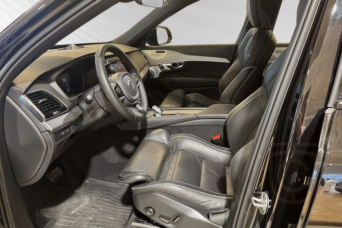 Volvo XC90 Recharge T8 Ultimate Dark Edition