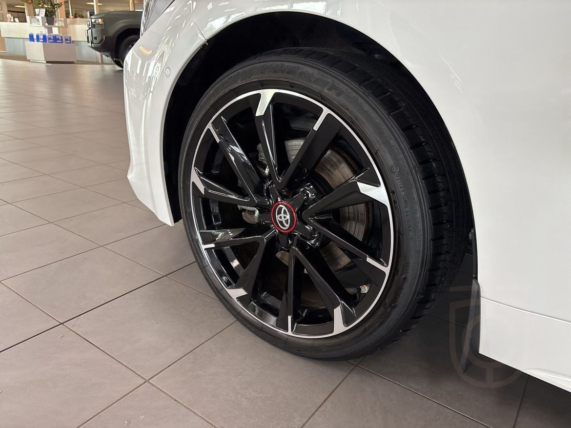 Toyota Corolla Hybrid 2,0 5D GR SPORT PLUS