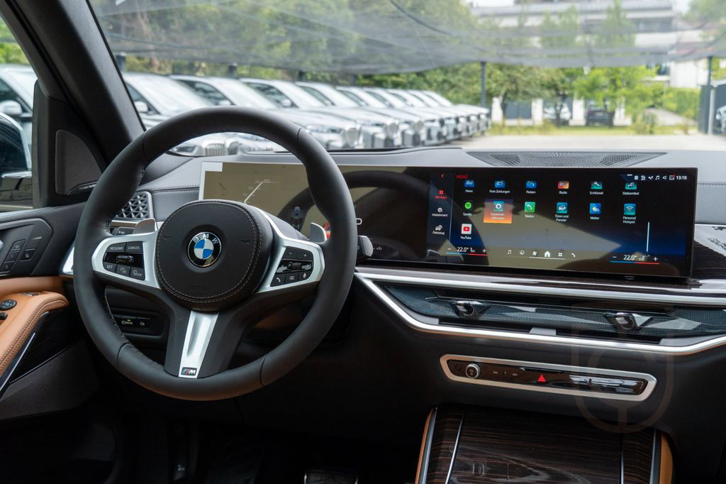 BMW X5 30d M SPORT.DR.ASS.PANORAMA.LUFTFE.H/K.360°