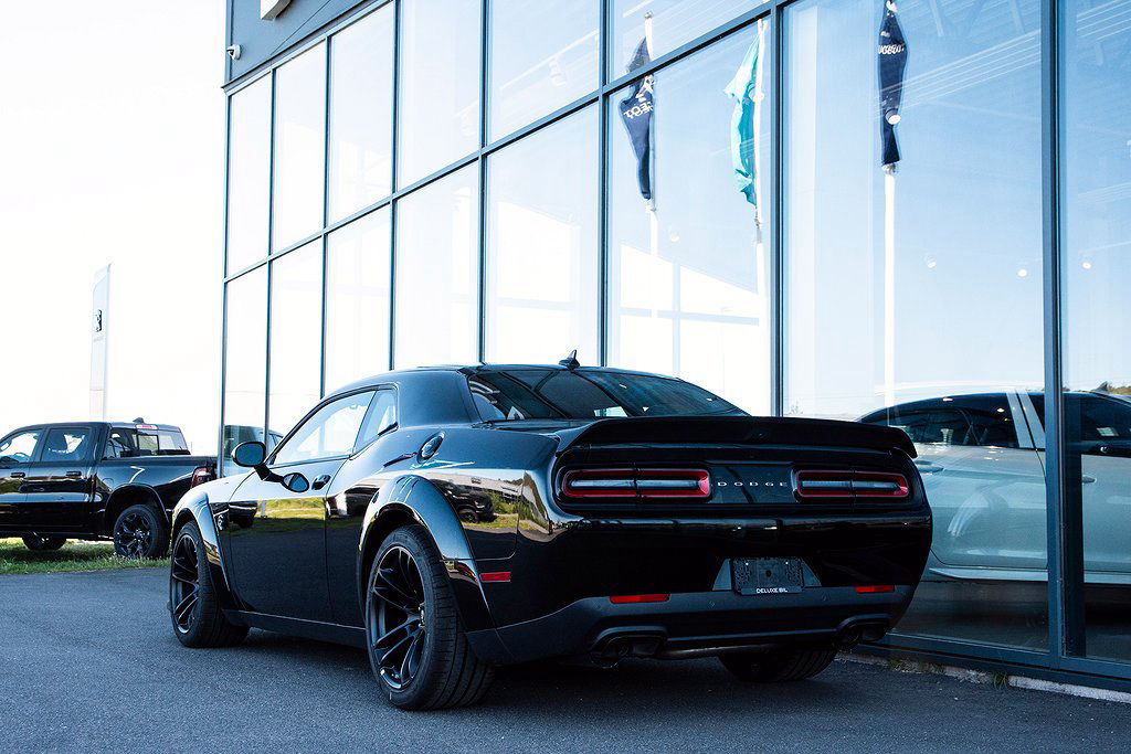 Dodge Challenger SRT Hellcat WideBody 727hk Sportavgas