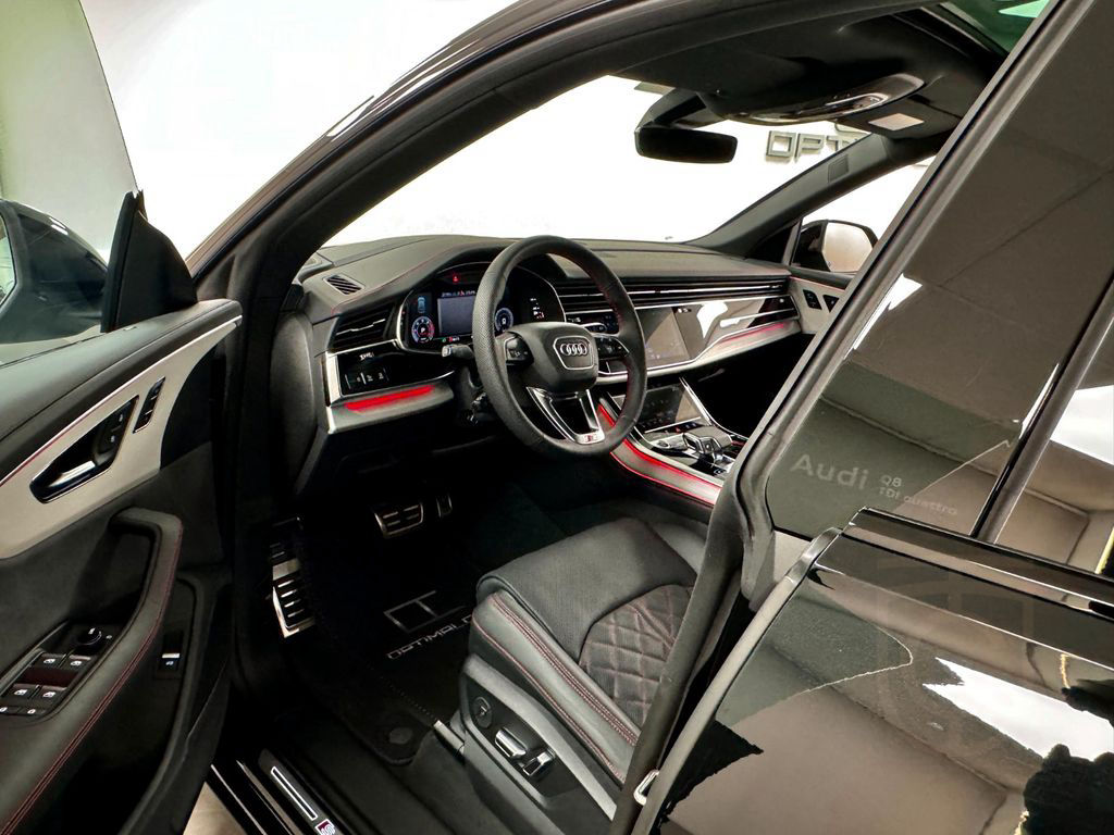 Audi Q8 50 TDi Q S-LINE Black EDT. *FULL* NP: 89.592€