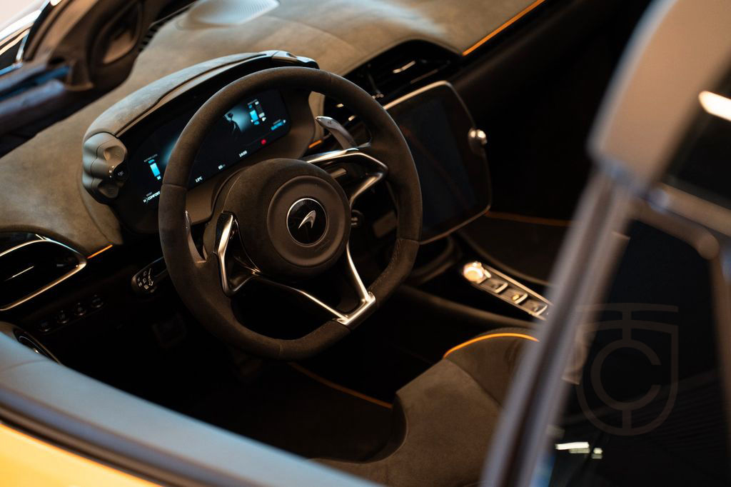 McLaren Artura MY24 , Lift*Practicality*Tech*Assist pack