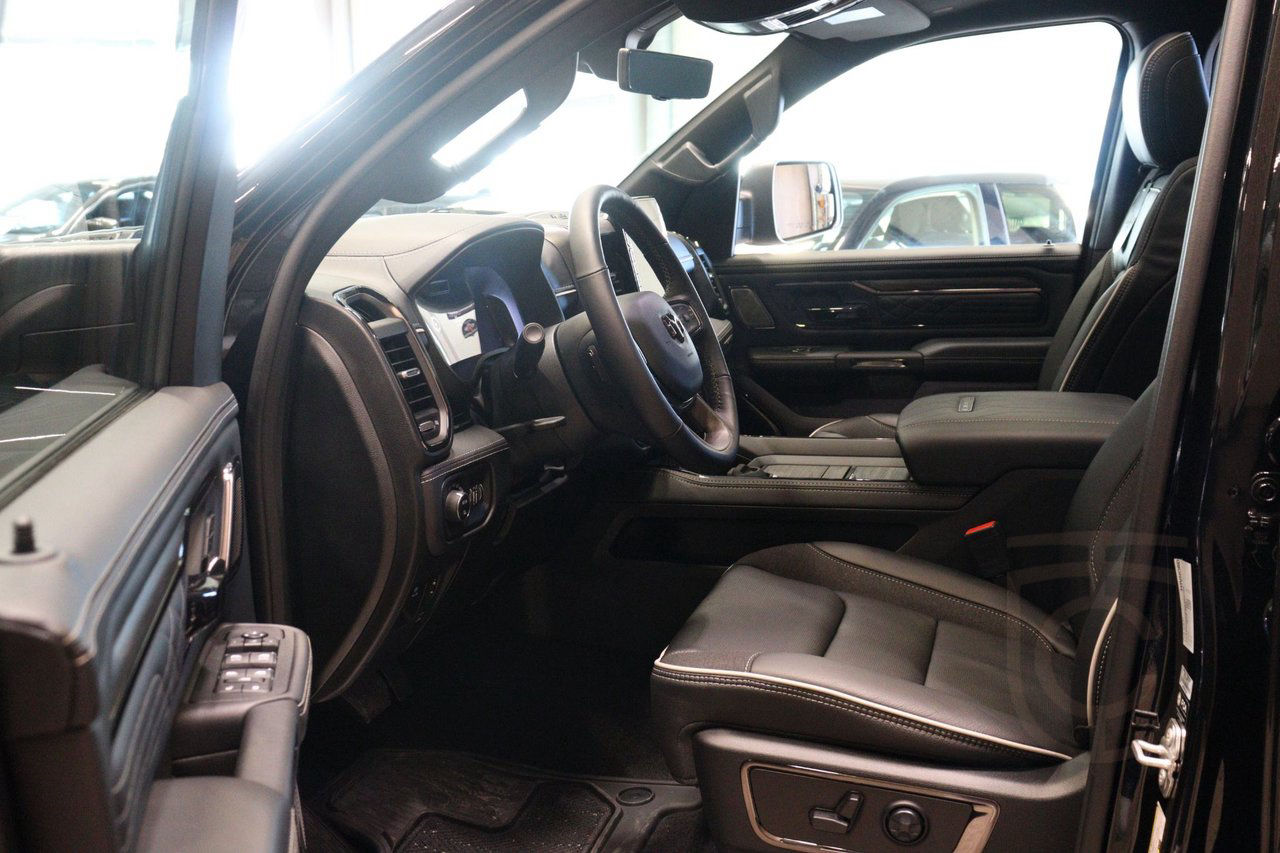 Dodge RAM 1500 Limited Night Rambox