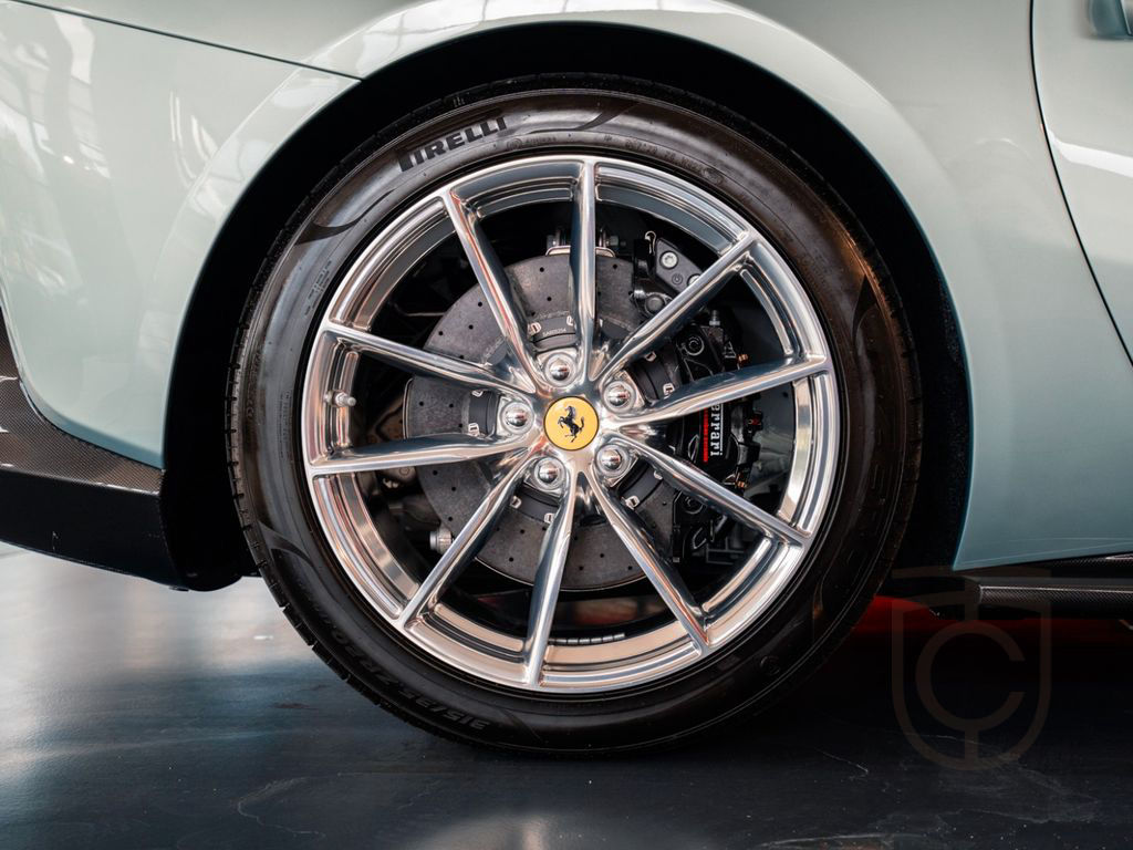 Ferrari 812 GTS *ADAS*LIFT*KARBON*SONDERLACK*JBL*