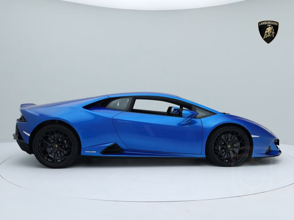 Lamborghini Huracán EVO MY22 blu nethuns gloss black