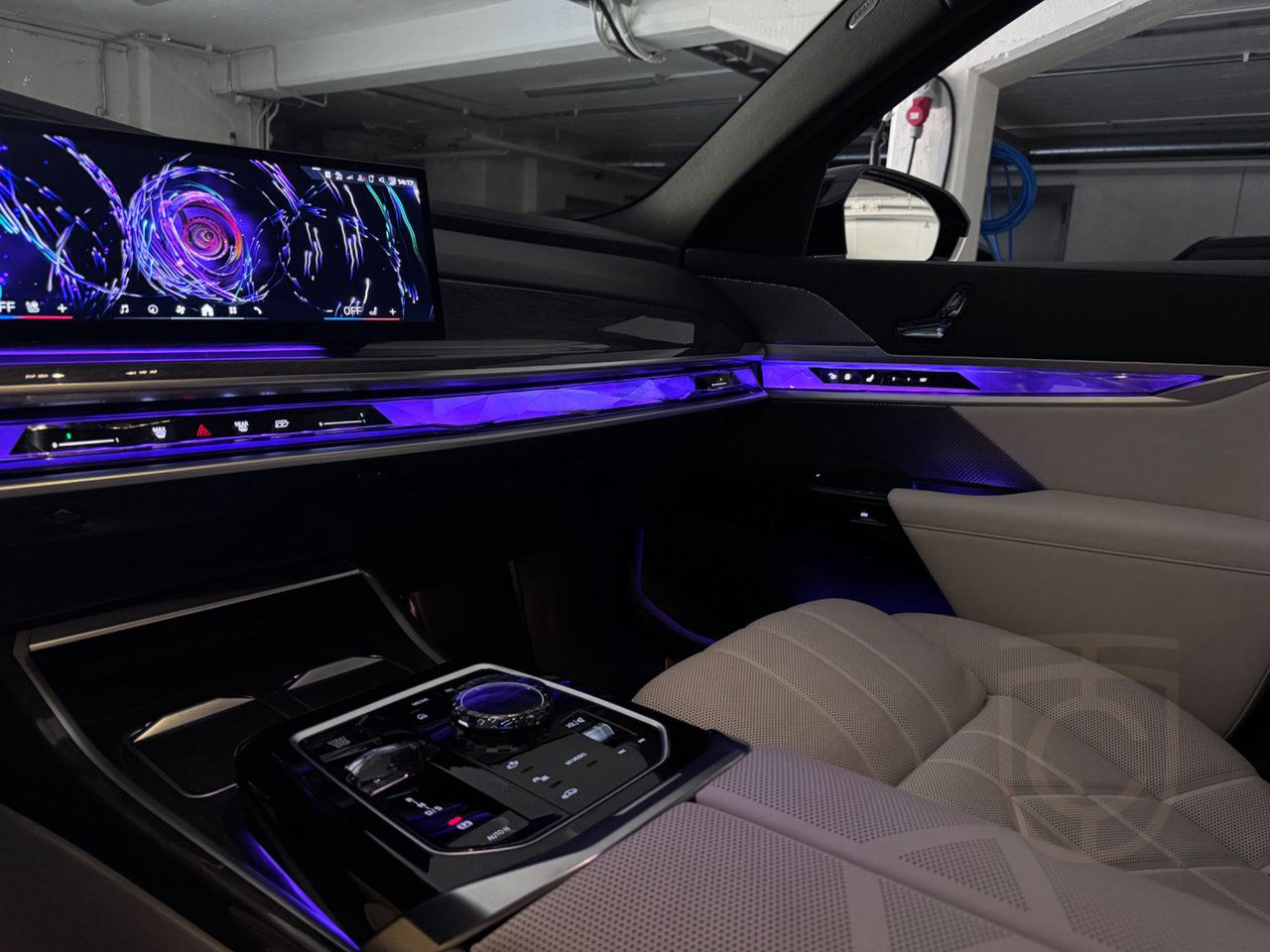 BMW M760 e L xDrive - Exclusive - Individual - Connosieur