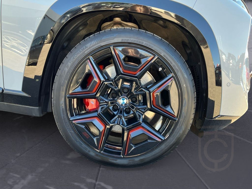 BMW XM 4.4 Label Bowers & Wilkins AHK