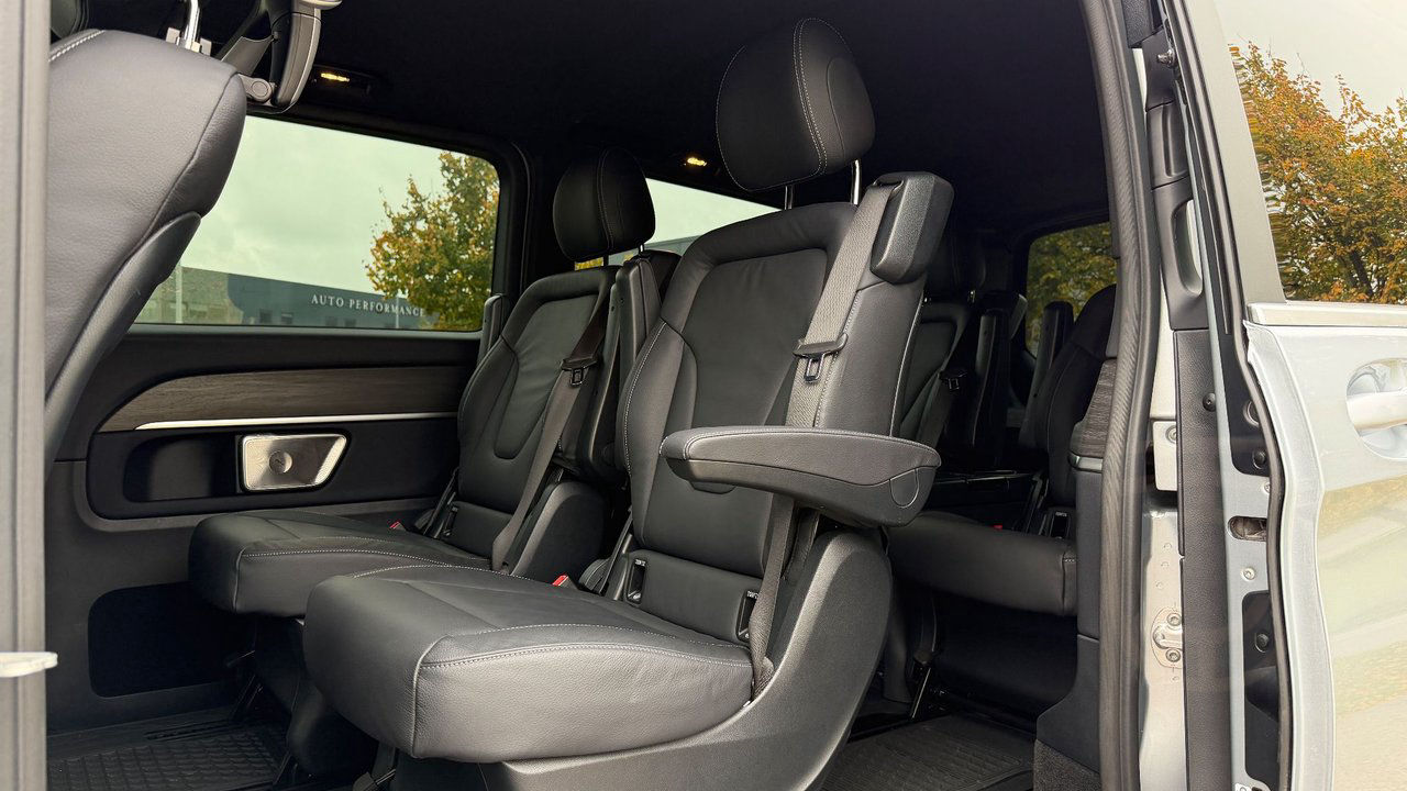 Mercedes-Benz V 300d 4MATIC 3.2t AMG Burmester 360
