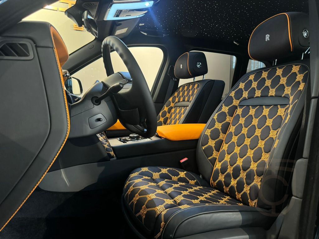 Rolls-Royce Cullinan II /STARLIGHT/23"/BESPOKE/BLACKCHROME