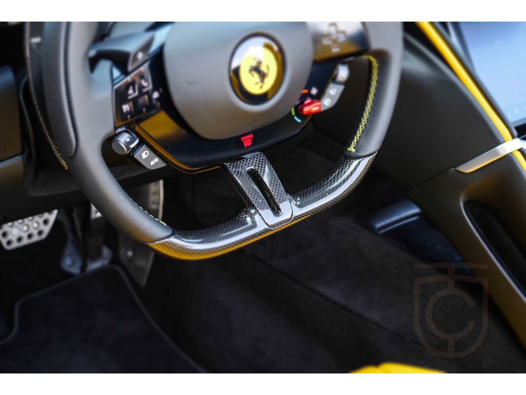 Ferrari Roma Spider *Carbon+LED*MagneRide*Passenger-Disp