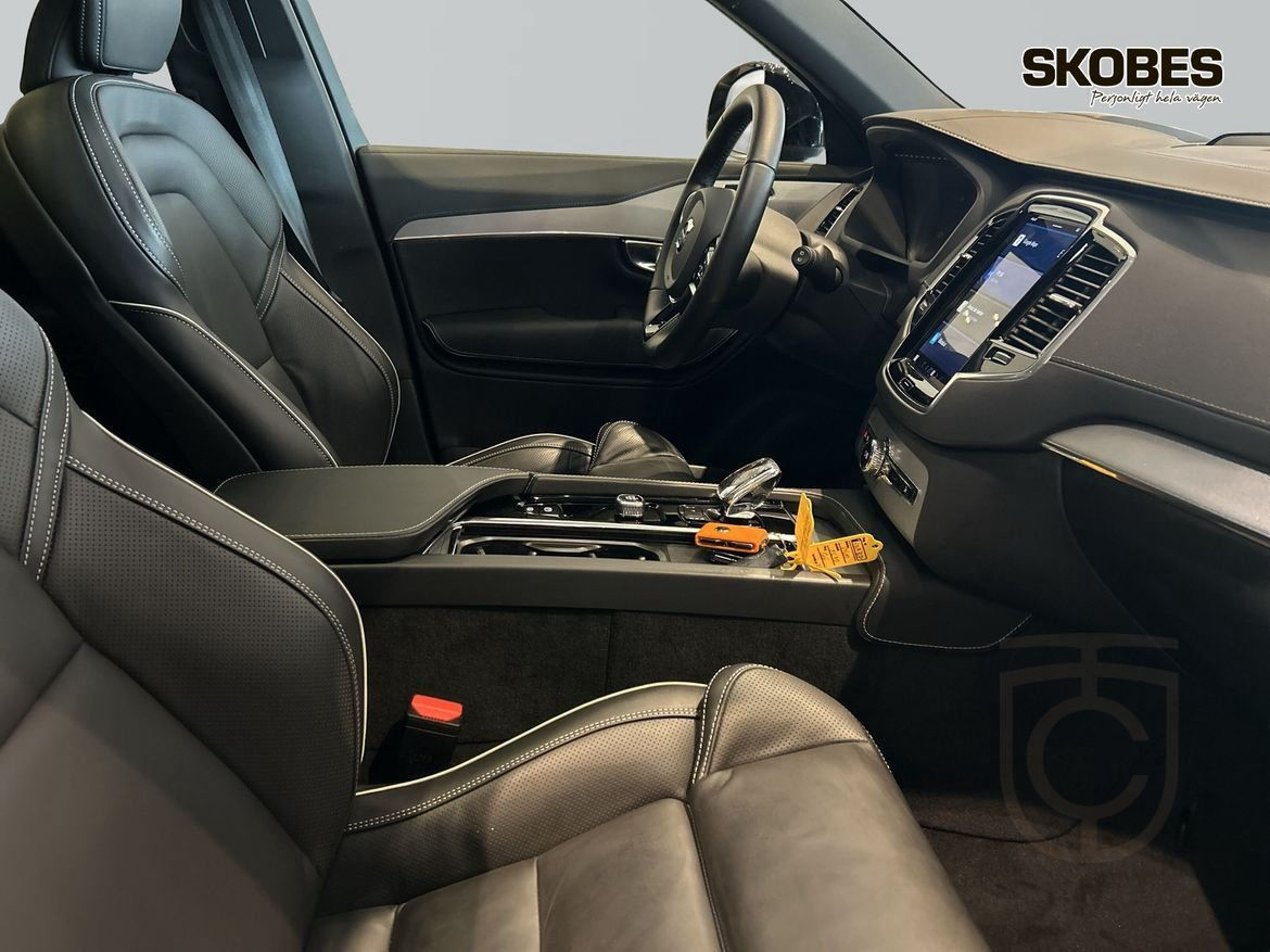 Volvo XC90 7-seater T8 Ultra Dark Edition