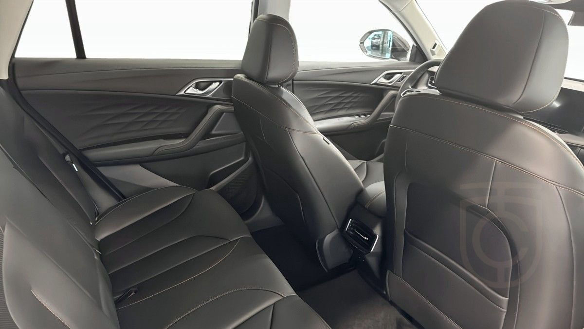 MG HS LUXURY PLUG-IN HYBRID