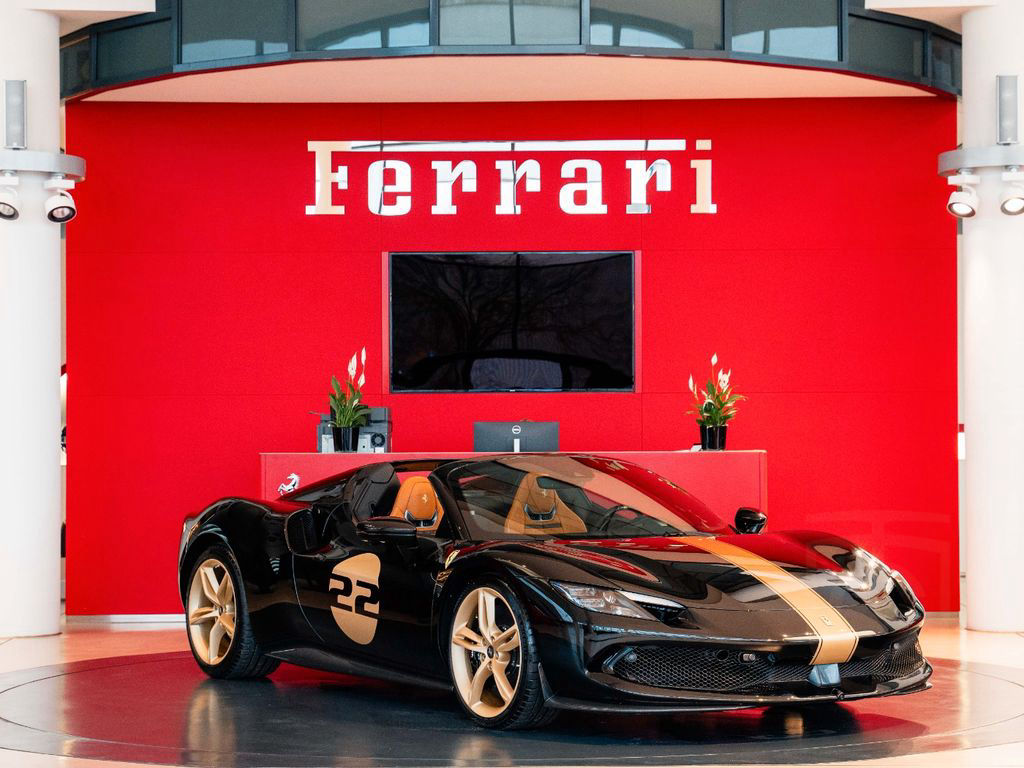 Ferrari 296 GTS Atelier*Lift*Carbon*Lackierte-Nummern