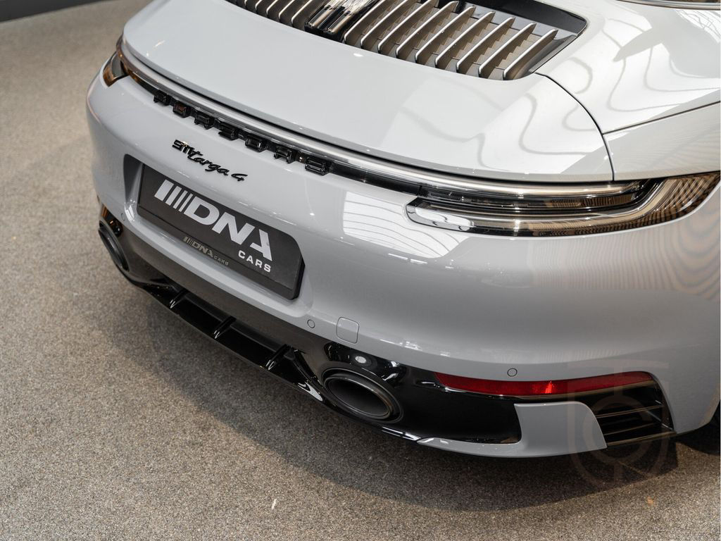 Porsche 992 992 Targa 4 Lift Carbon Bose 911 3.0 Targa 4