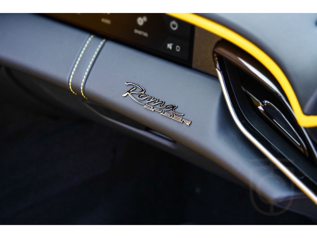 Ferrari Roma Spider *Carbon+LED*MagneRide*Passenger-Disp