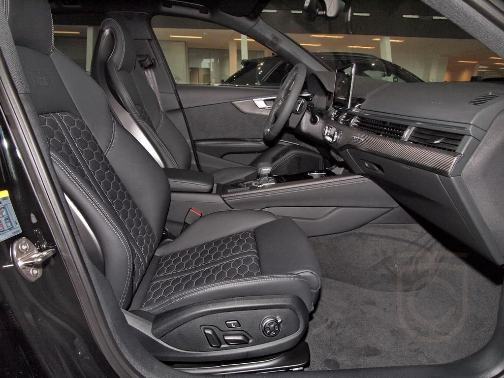 Audi RS4 Competition 331(450) kW(PS) tiptronic Alu-20