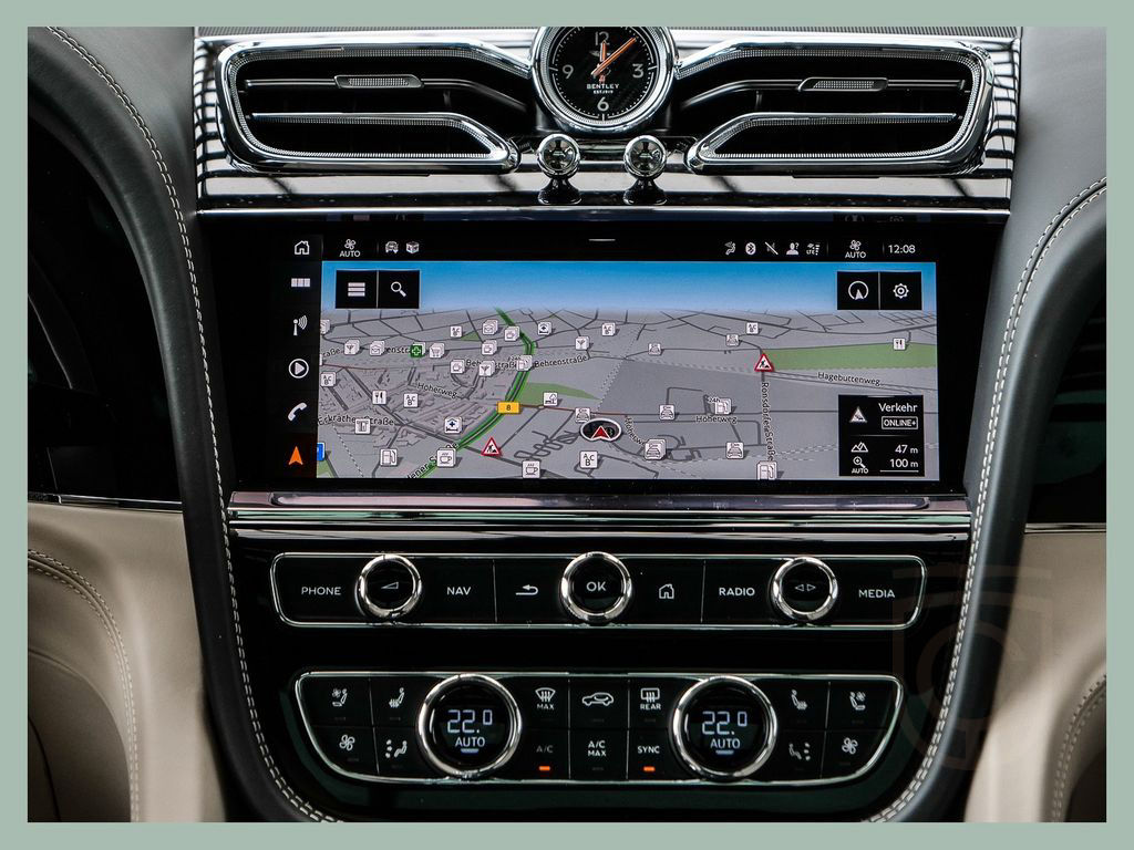 Bentley Bentayga V8 Azure // BENTLEY DÜSSELDOF