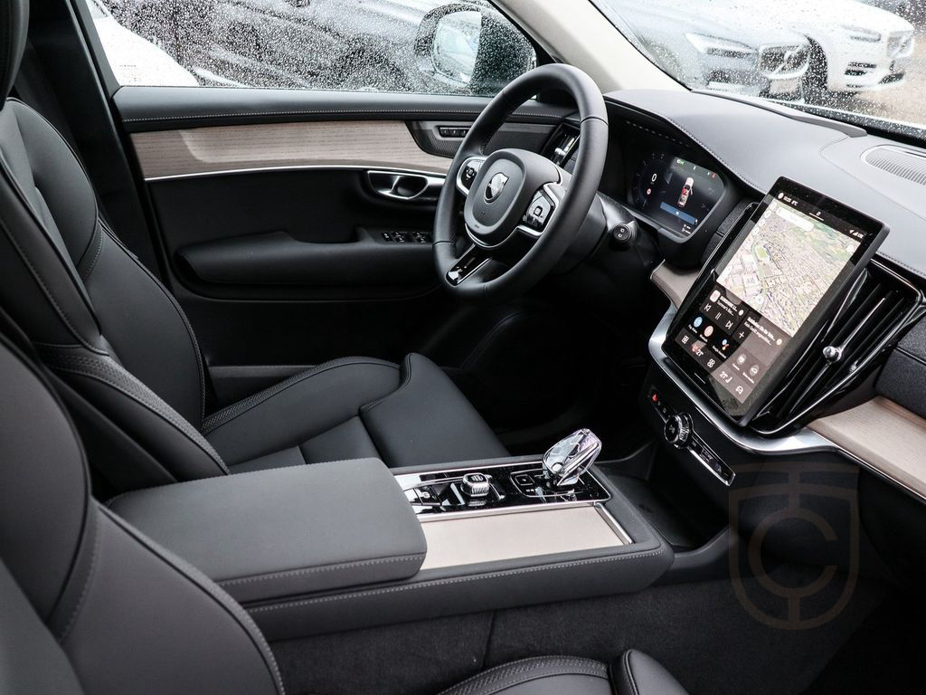Volvo XC90 T8 AWD Ultra Dark Recharge Plug-In Hybrid