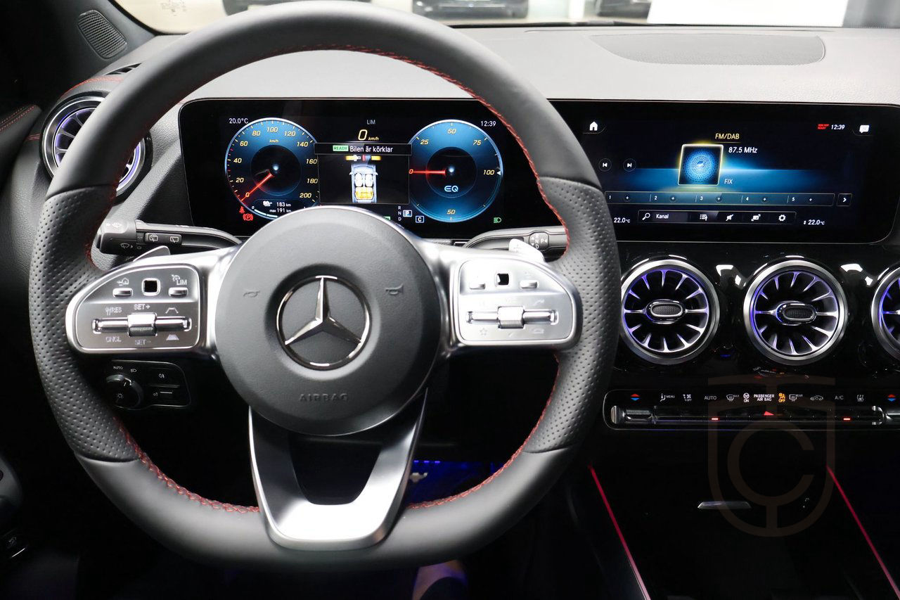Mercedes-Benz EQA 300 4MATIC AMG ADVANCED PLUS