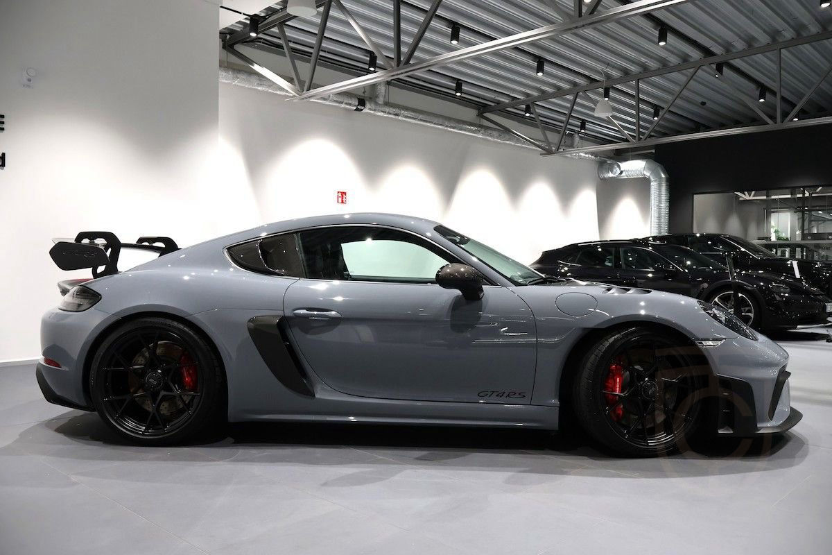 Porsche 718 Cayman GT4 RS