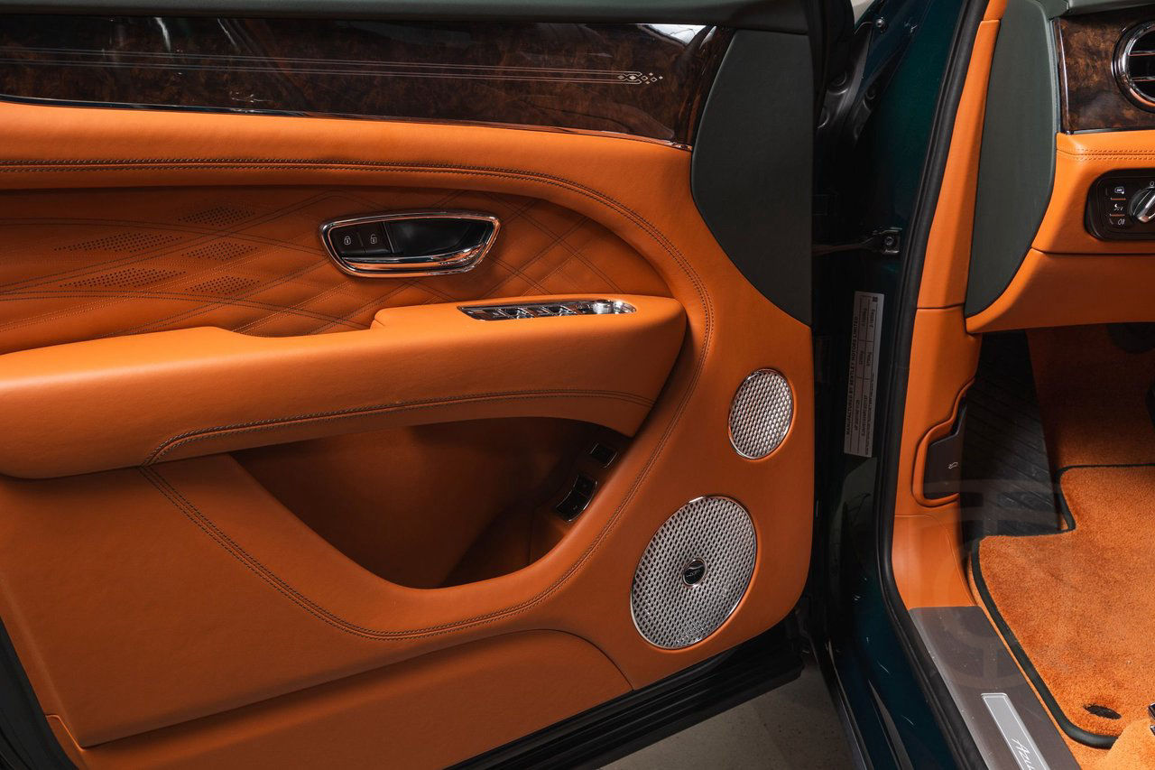 Bentley Bentayga V8 EWB 4.0 V8 EWB First Edition Azure
