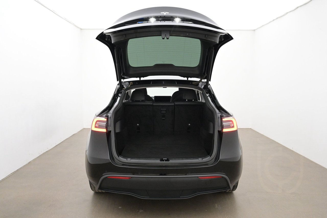 Tesla Model Y Long Range AWD Autopilot 20" Pano