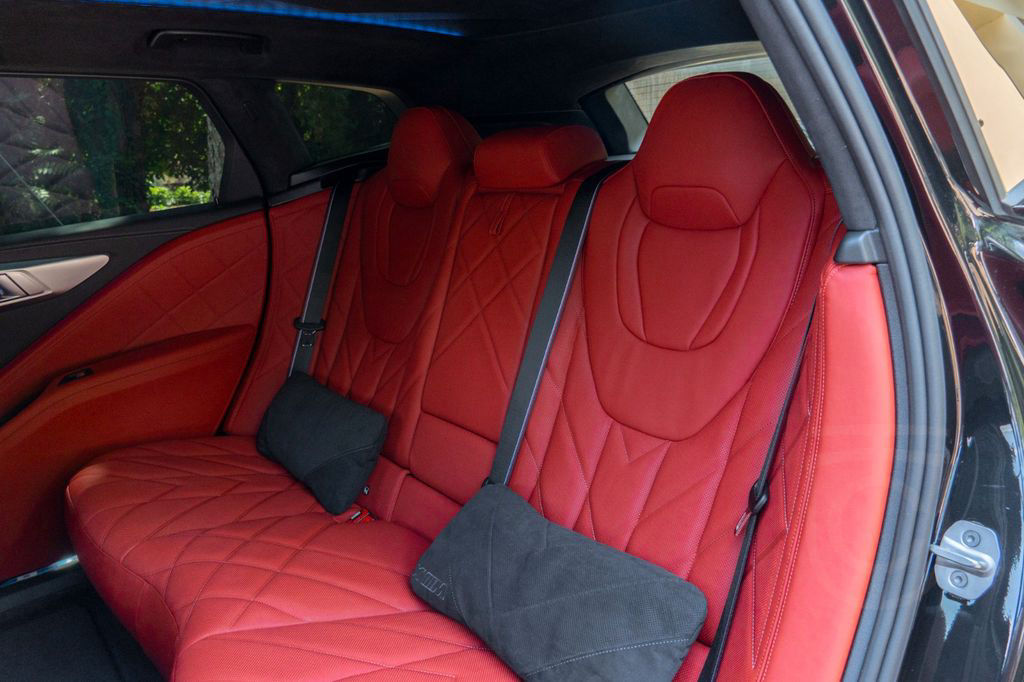 BMW XM 50e MASSAGE.SOFTC.DR.ASS.M FAHRWERK.360°.AHK