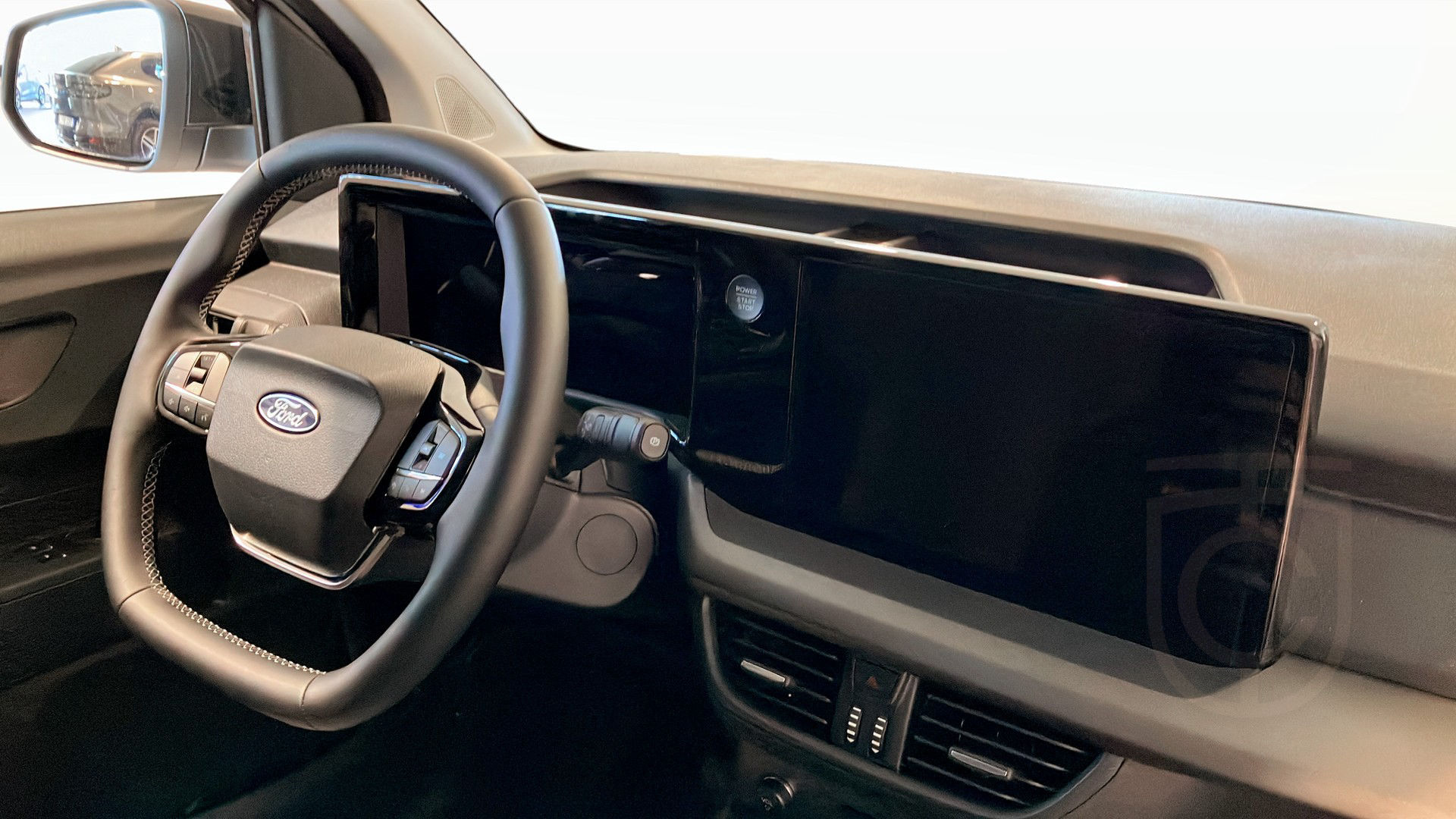 Ford E-Transit Courier