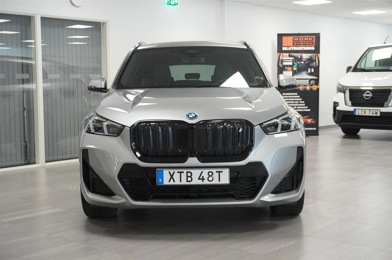 BMW iX1 xDrive 30 M-Sport Innovation Pano Comfort Travel