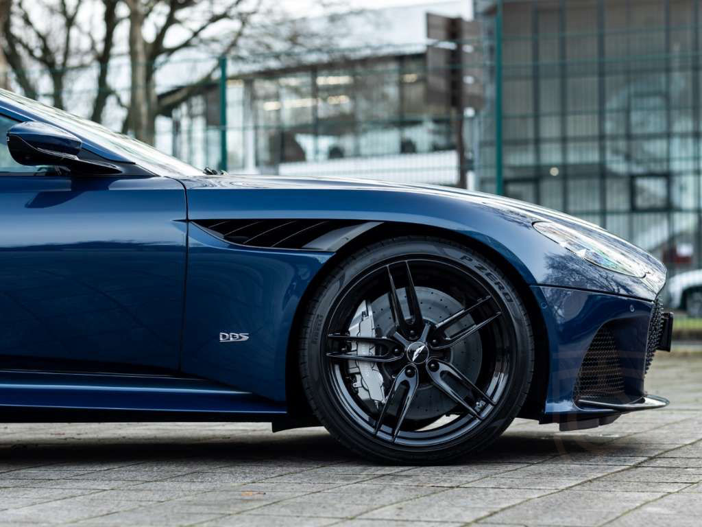 Aston Martin DBS Q Seychelles Blue*Alcantara Black