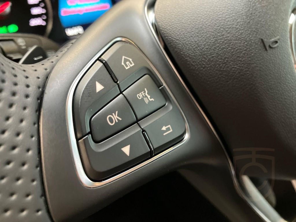 Mercedes-Benz EQV 300 L SpurW KlimaA Navi Distronic 360 PDC