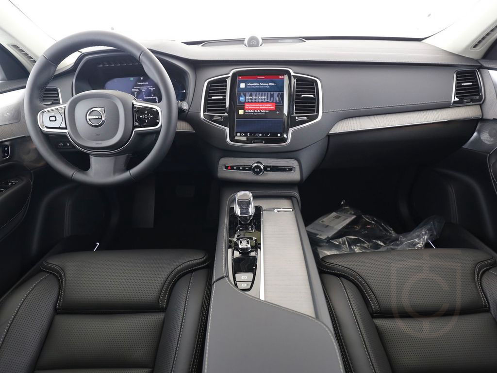Volvo XC90 T8 Ultra Bright Recharge Plug-In Hybrid AWD